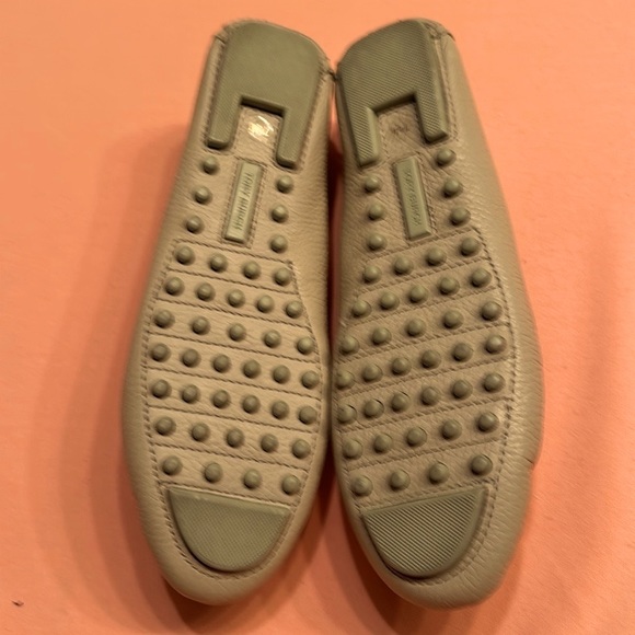 New Tory Burch Everly Pebble Leather Gold Logo Driver Loafer Shoes. Size 7.5 - Picture 3 of 7